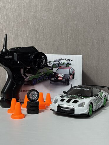 машины на пульте управления для дрифта: Радиоуправляемая дрифт-машинками Racing Rally R/C 1:24 Drift Returns. 