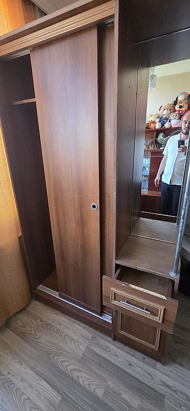 modern stol stullar: Güzgülü sürgülü dolab - Material: taxta/laminat örtüklü, qəhvəyi ağac — 2
