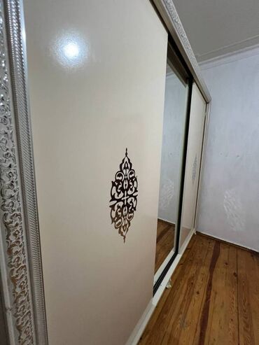 Uzunmüddətli kirayə mənzillər: 9 cu MKR-da Mircəlal küçəsində yerləşən 9 mərtəbəli binanın 5-ci — 8