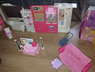 Игрушки: Кукольный домик для девочек
