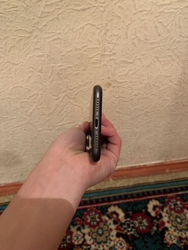 Apple iPhone: IPhone 11, Б/у, 128 ГБ, Чехол, 75 % — 6