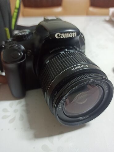 Фотоаппараты: Продаётся фотоаппарат canon1100d состояние не сарапин всё своя
