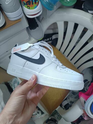 Women's Sneakers and athletic shoes: Nike, 37 — 4