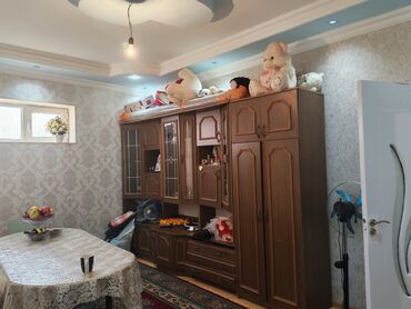 Həyət evləri və villaların satışı: Satılır: həyət evi 7daş kursulu padvali var 1ton su ceni su matoru -da lalafo.az — 11 Həyət evləri və villaların satışı: Satılır: həyət evi 7daş kursulu padvali var 1ton su ceni su matoru — 11