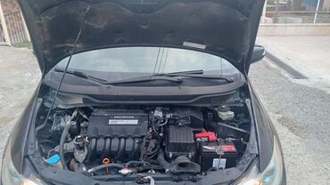 Honda: Honda Insight: 1.3 l | 2011 il Sedan — 3