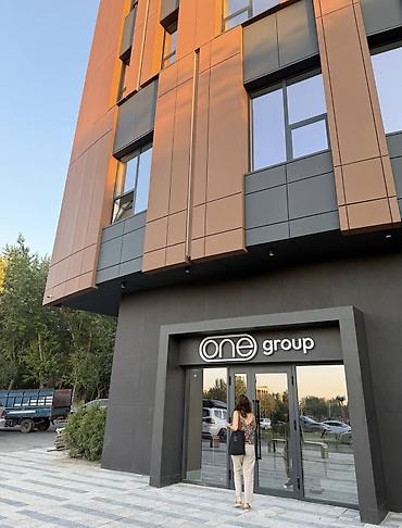 Аренда коммерческой недвижимости: Сдаются помещение 45 кв.м в БЦ one group В центре города Бишкек В — 1