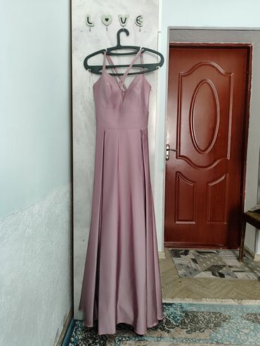 Вечерние платья: Вечернее платье, Коктейльное, Длинная модель, Атлас, Без рукавов, Открытая спина, XL (EU 42)