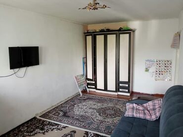 однокомнатная квартира в центре: 1 комната, 32 м², Индивидуалка, 4 этаж, Старый ремонт
