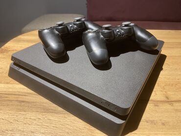 Digər oyun və konsollar: Sony PlayStation 4 Slim oyun konsolu və iki ədəd DualShock 4
