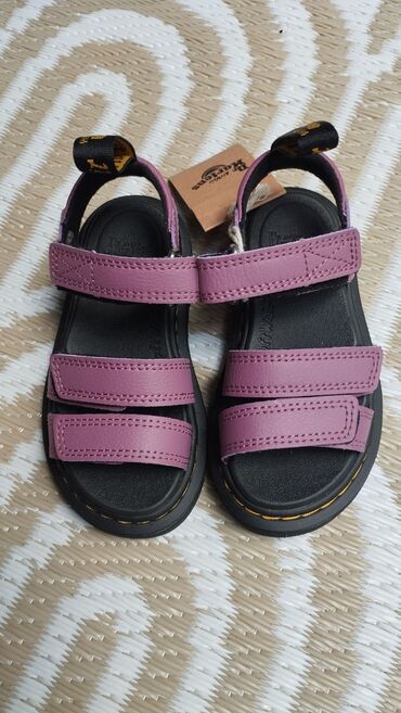 Sandale: Sandale, Dr. Martens — 9