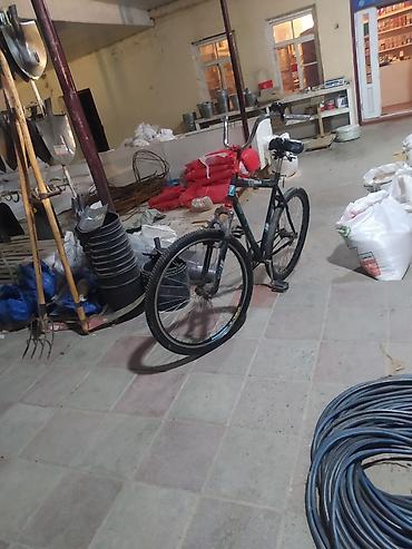 Şəhər və kənd yolları üçün universal velosiped - Geniş, dişli