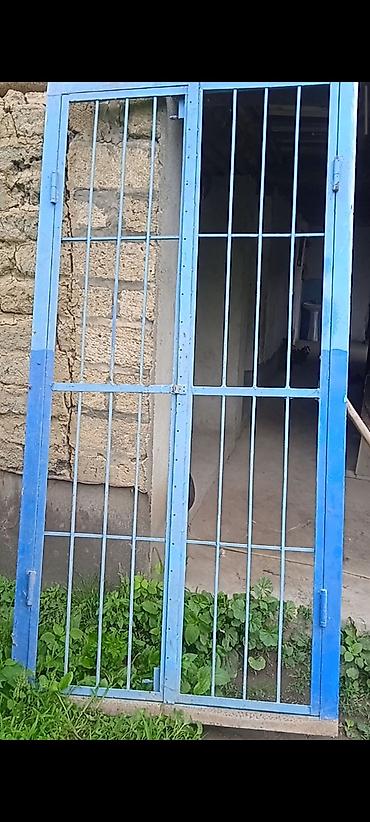 işıq lampaları: Metaldan ikiqanadlı barmaqlıq qapı - Material: möhkəm metal — 1