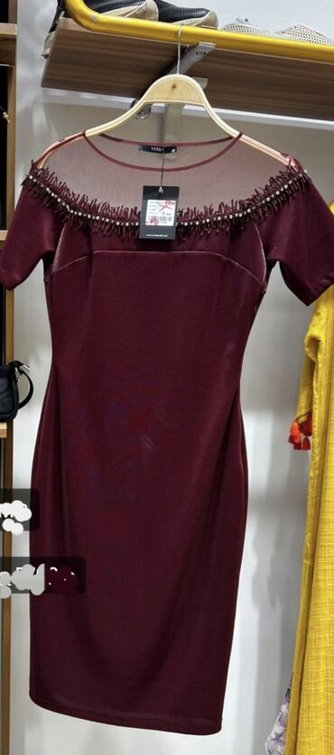 вязанные платья: Вечернее платье, Короткая модель, Без рукавов, L (EU 40), XL (EU 42)