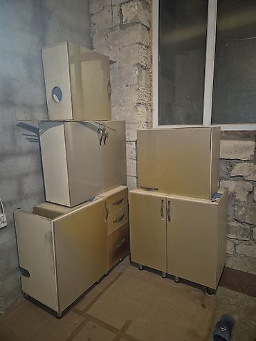 Mətbəx mebel dəsti. olcusu 2.50. yaxwi veziyyetdedi. qiymetde