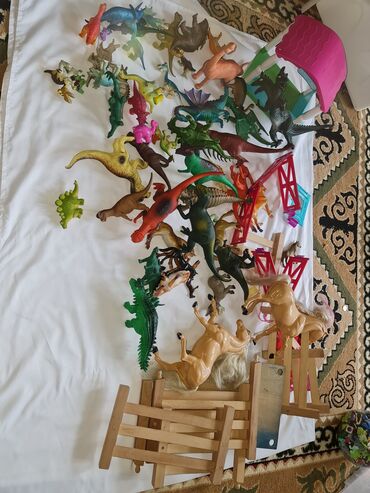 детские бу игрушки: Набор Динозавров и Лошадок с ограждениями