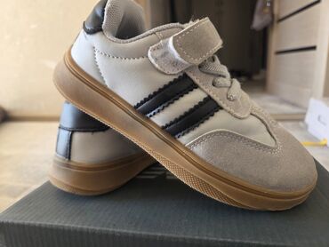 мурские туфли: Детские кроссовки, размер 29. - Цвет: светло-серый/бежевый с черными