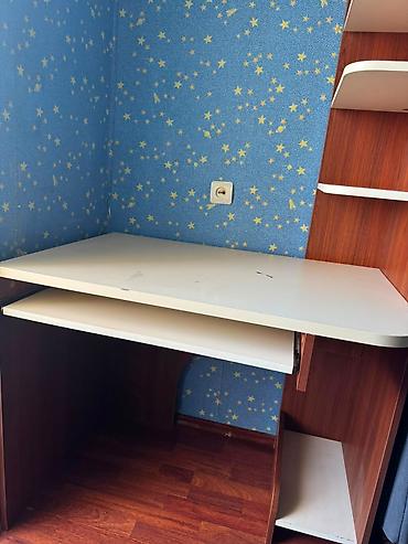 quba mas: Künc üçün kompüter/iş masası və fırlanan kreslo dəsti - Material — 1