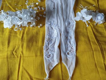 платье для подружек невесты: Веночек,перчатки для невесты, цветочки для молодых,вещи в отличном