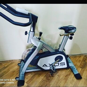 Elliptik trenajorlar: Axos velosiped trenajoru. Bu trenajor idman zalında və ya evdə məşq