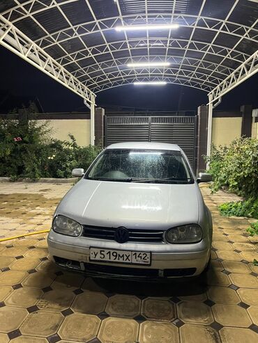 Volkswagen Golf: 2002 г., Хэтчбэк