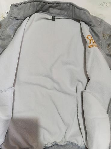 Gornji i donji deo: Siva trenerka – komplet jakna i donji deo - Materijal: mekana, topla — 9