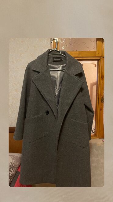 palto qiymetleri: 30 AZN satılır.real alıcıya endirim olacaq