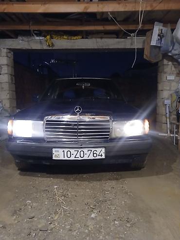 2106 ucuz: Mercedes-Benz 190 (W201) sedan - Kuzov: 4 qapı, qara rəng - Nömrə — 4