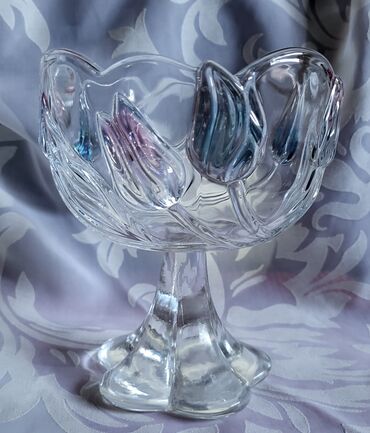 Ostalo posuđe: Bombonijera nova tkz tulipan Walther,Nemacka iz 70ih. Bombonijera na lalafo.rs — 2 Ostalo posuđe: Bombonijera nova tkz tulipan Walther,Nemacka iz 70ih. Bombonijera — 2