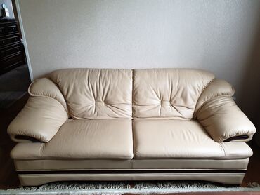 кожаные диван: Цвет - Бежевый, Б/у