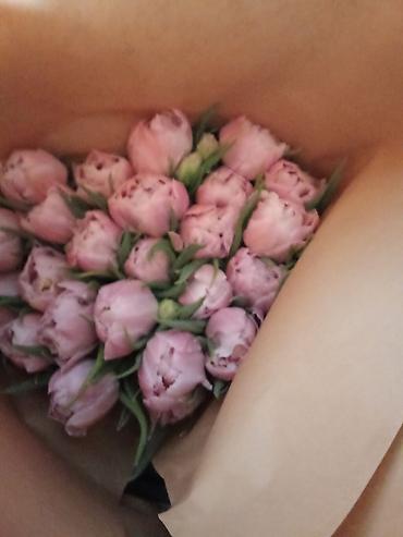 Букеты из живых цветов: Тюльпаны срезанные, сортовые, упакованные партиями. - Палитра — 9