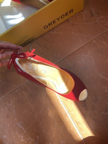 Tuflilər: Tuflilər, Ölçü: 36, rəng - Qırmızı, İşlənmiş — 3