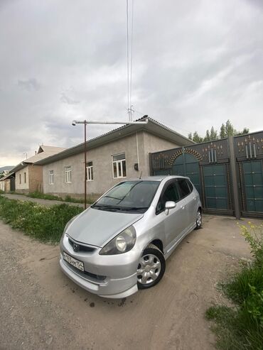 машина виш: Honda Fit: 2002 г., 1.3 л, Вариатор, Бензин, Хэтчбэк