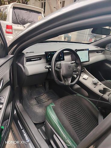 BYD: BYD Qin Plus DM-i sedan - Kuzov: aerodinamik sedan, boz metalik rəng — 15