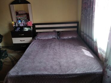 односпальная кроват: Спальный гарнитур, Двуспальная кровать, цвет - Белый, Б/у