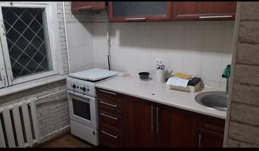 срочно продается квартира: 1 комната, 38 м², 104 серия, 1 этаж, Без ремонта