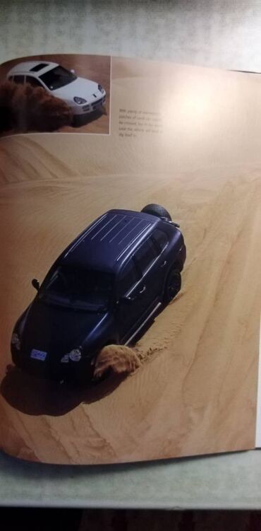Knjige i stripovi: Knjiga: Porsche Cayenne, 2002. god. ISBN 3-7688-1403-3, 192 str — 6