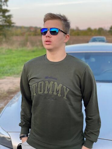 nov l velicina: Tommy Hifiger muški duks

Novo
Veličine s m l x 2xl 3xl