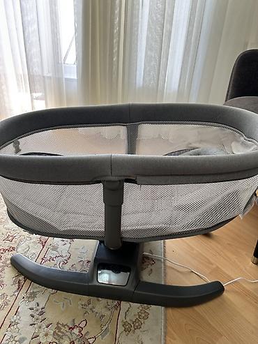 Beşiklər: Oğlan və qız üçün, İşlənmiş, Yumru, Beşik, Dəstsiz, Matras ilə, Yellənmə mexanizmi ilə — 1