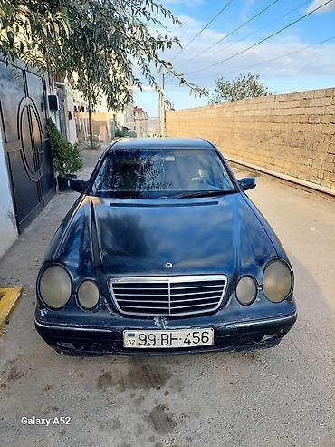 transpalet satisi: Mercedes-Benz E-Class: 2.2 l | 2001 il Sedan — 2