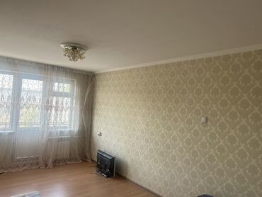 квартира от собственника: 3 комнаты, 42 м², 104 серия, 4 этаж, Косметический ремонт