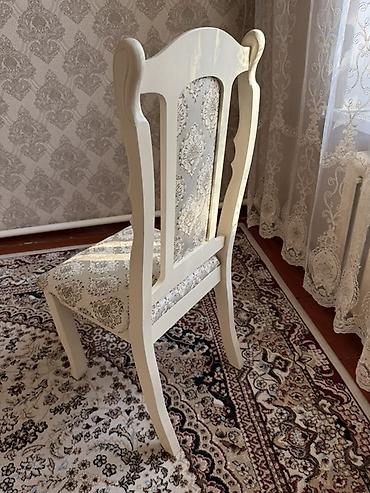 стол стул класс: Стул с мягким сиденьем и высокой спинкой в классическом стиле — 2