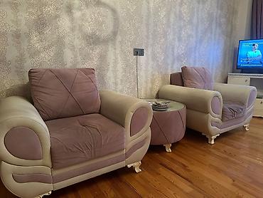 islenmis divan kreslo: Salam dəst şəklində satılır. 2 kreslo 1 divan 1 pufik. Tərkibi: - 1 — 1