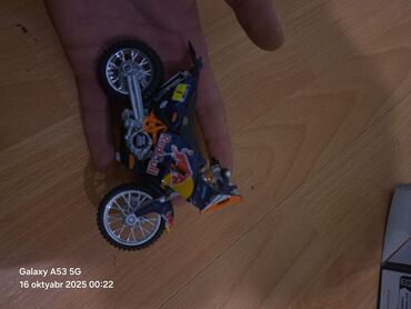 Oyuncaqlar: Ucu bir yerde 100 manat tek tek satilir — 6