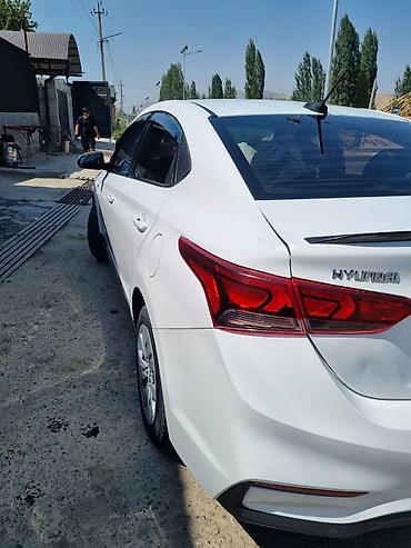 туксон 2022: Hyundai Solaris: 2017 г., 1.6 л, Автомат, Бензин, Седан — 4