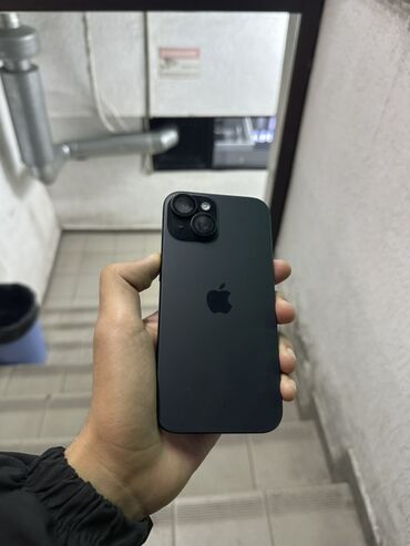 телефон айф: IPhone 15, Б/у, 128 ГБ, Черный, Чехол, 89 %