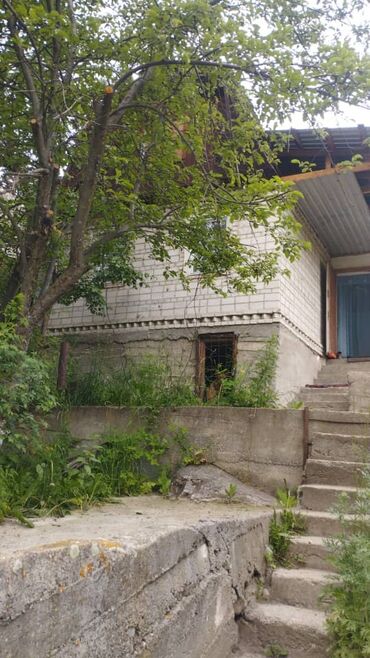 снять дом на сутки для вечеринки: Дача, 62 м², 2 комнаты, Риэлтор, Старый ремонт