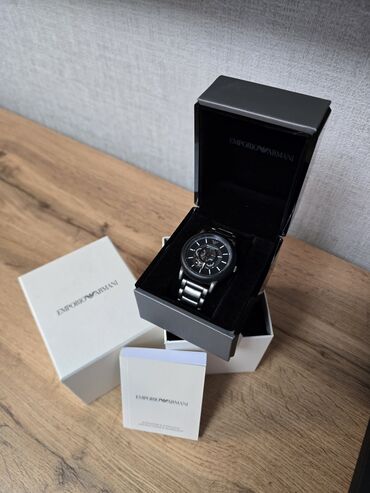 Qol saatları: Yeni, Qol saatı, Emporio Armani