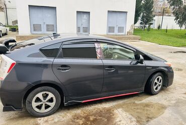 Toyota: Toyota Prius: 1.8 l | 2015 il Hetçbek — 5