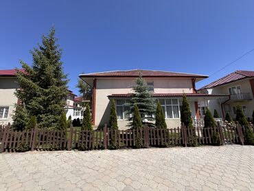 дома на иссык куле: 130 кв. м, 5 бөлмө, Брондолгон эшиктер, Видео байкоо, Унаа токтотуучу жай
