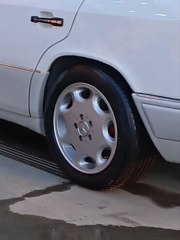 kotan təkəri: Disk Mercedes-Benz R 16